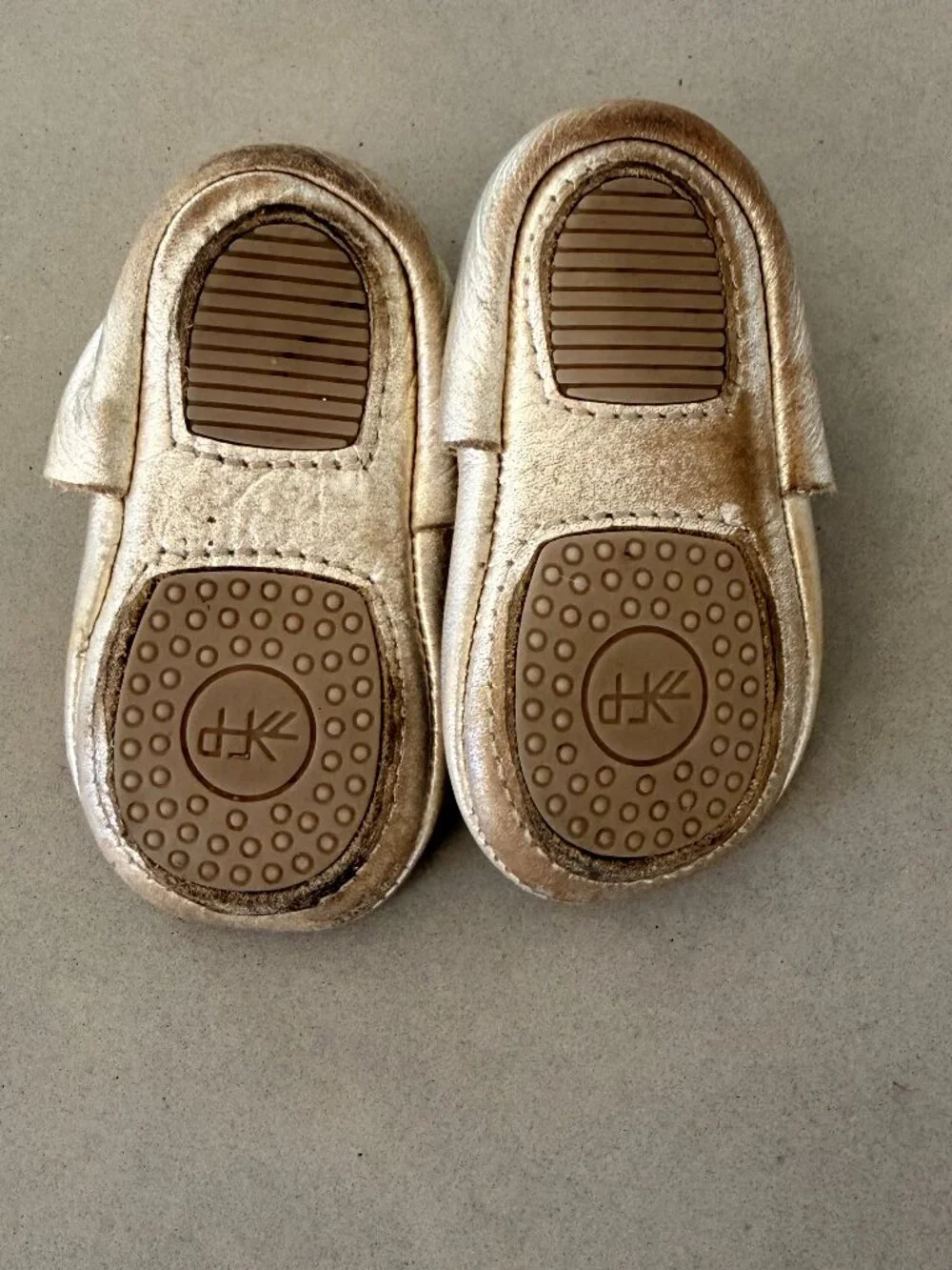 Freshly Picked Gold Metallic Bow Moccasins Size 3